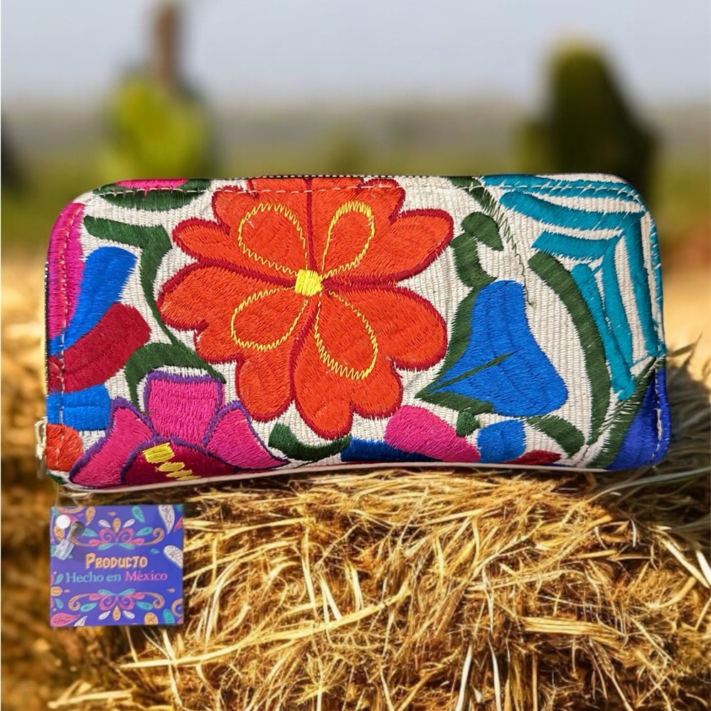 Artisanal Wallet, Embroidered Wallet, Handcrafted in Mexico, Women’s Wallet, New